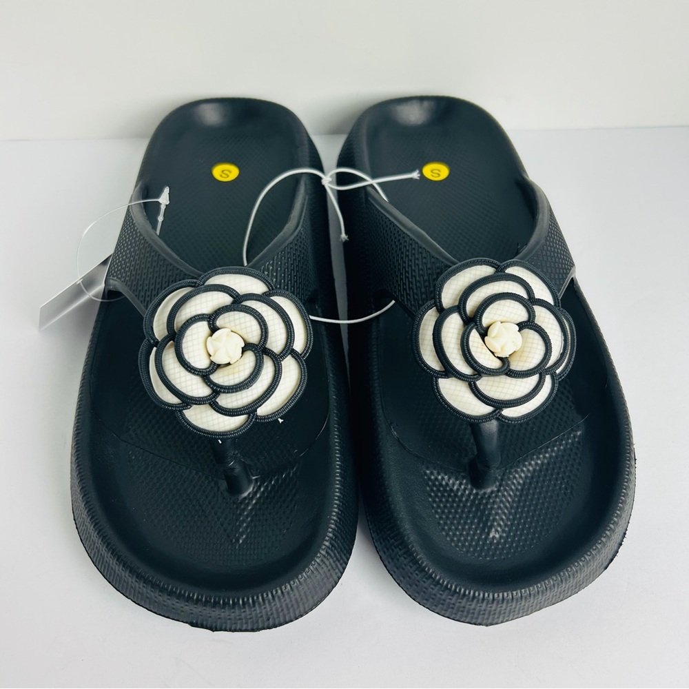 NWT Flip Flop Camellia Flower Jelly Sandals Women's S Black Cushioned Waterproof